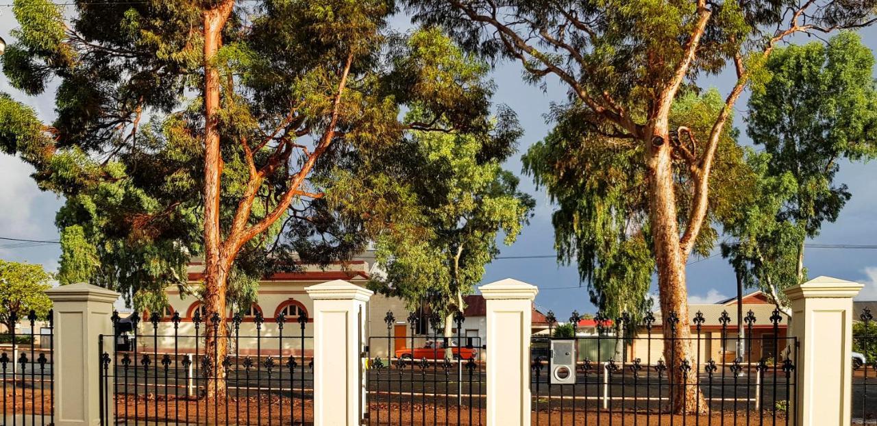 Allora House Kalgoorlie Bagian luar foto
